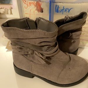 Boot for toddler girl size 7